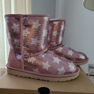 Youth star Ugg boots